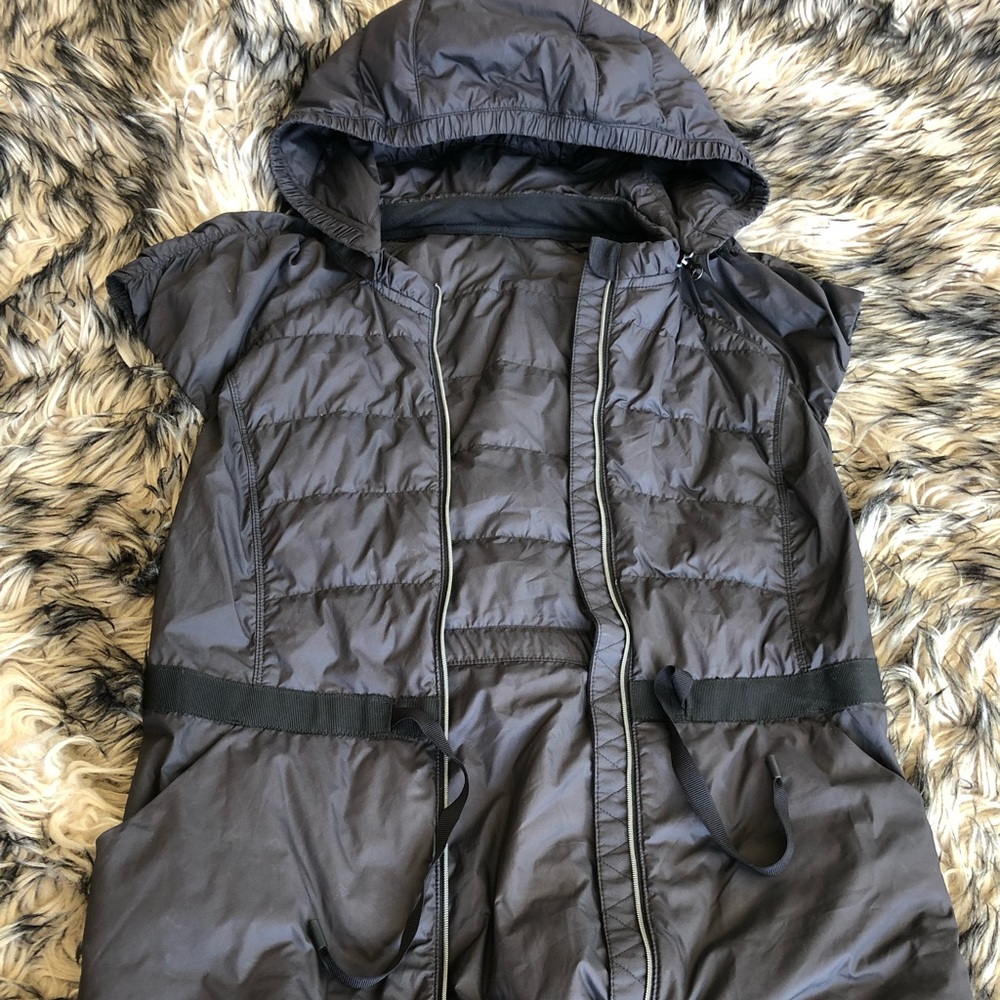 Lulu Lemon Short Sleeve Jacket/Vest